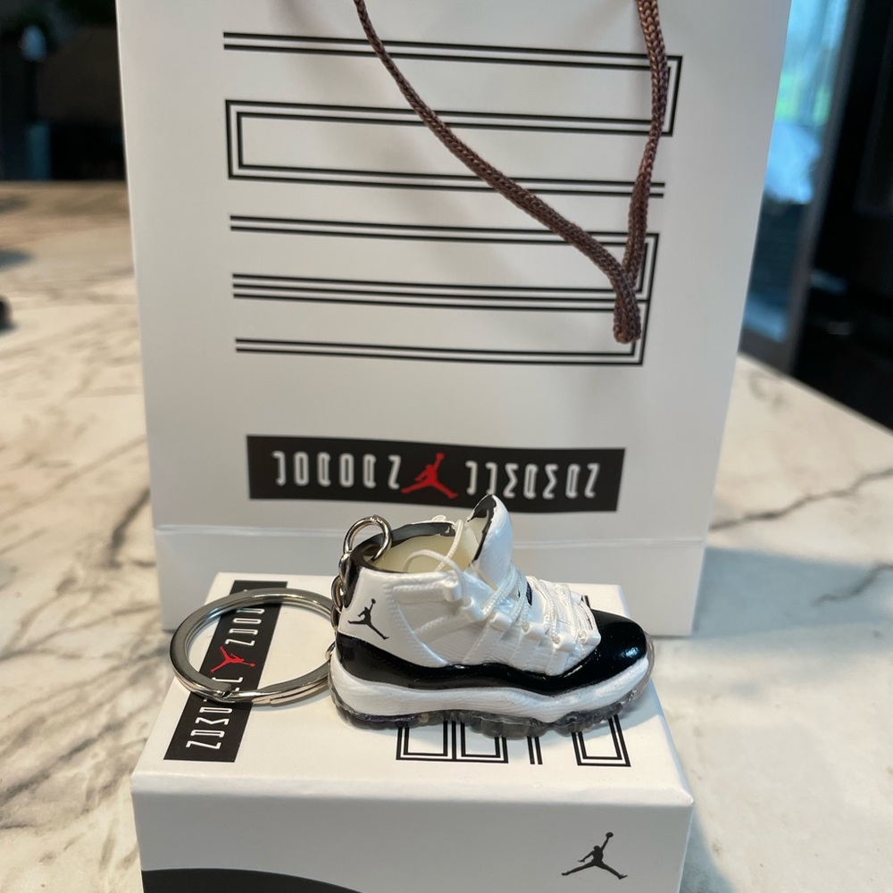 Shoe keychains - Picture 7 of 9